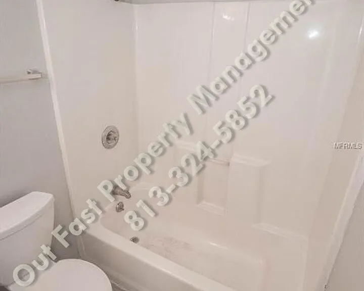 226 SW Lincoln Cir N #B — Photo 7