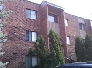 1446 E Ports O Call Dr, Palatine, IL 60074