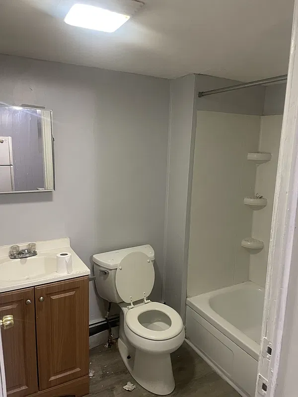 2 bed, 1.0 bath, $1,095 — Photo 3