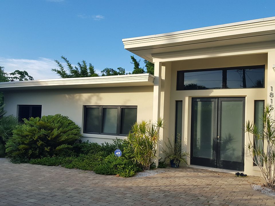 Front of home (view from Peninsula Ave)