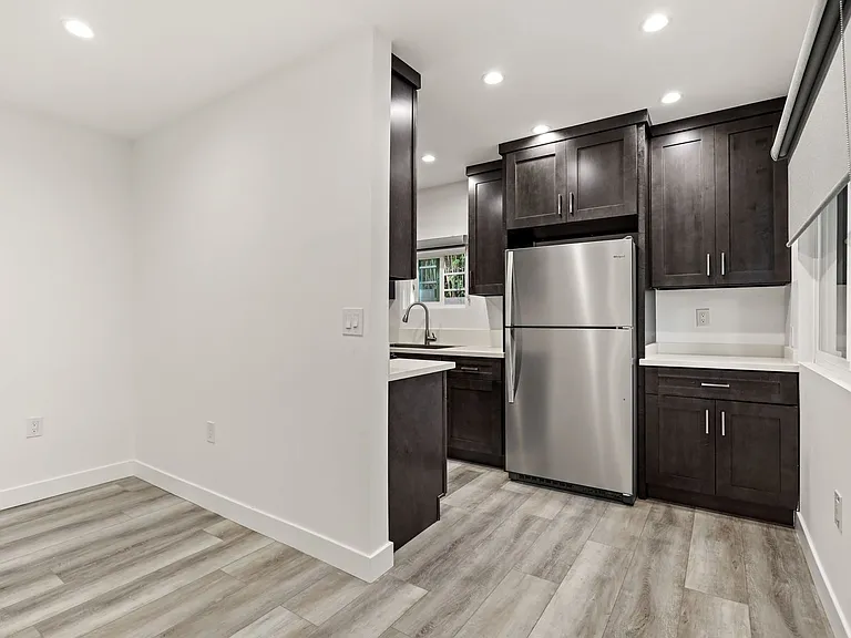 410 Lucas Ave — Photo 26
