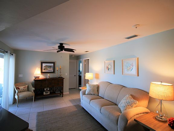 2nd image of 1554 Jamaica Ct
