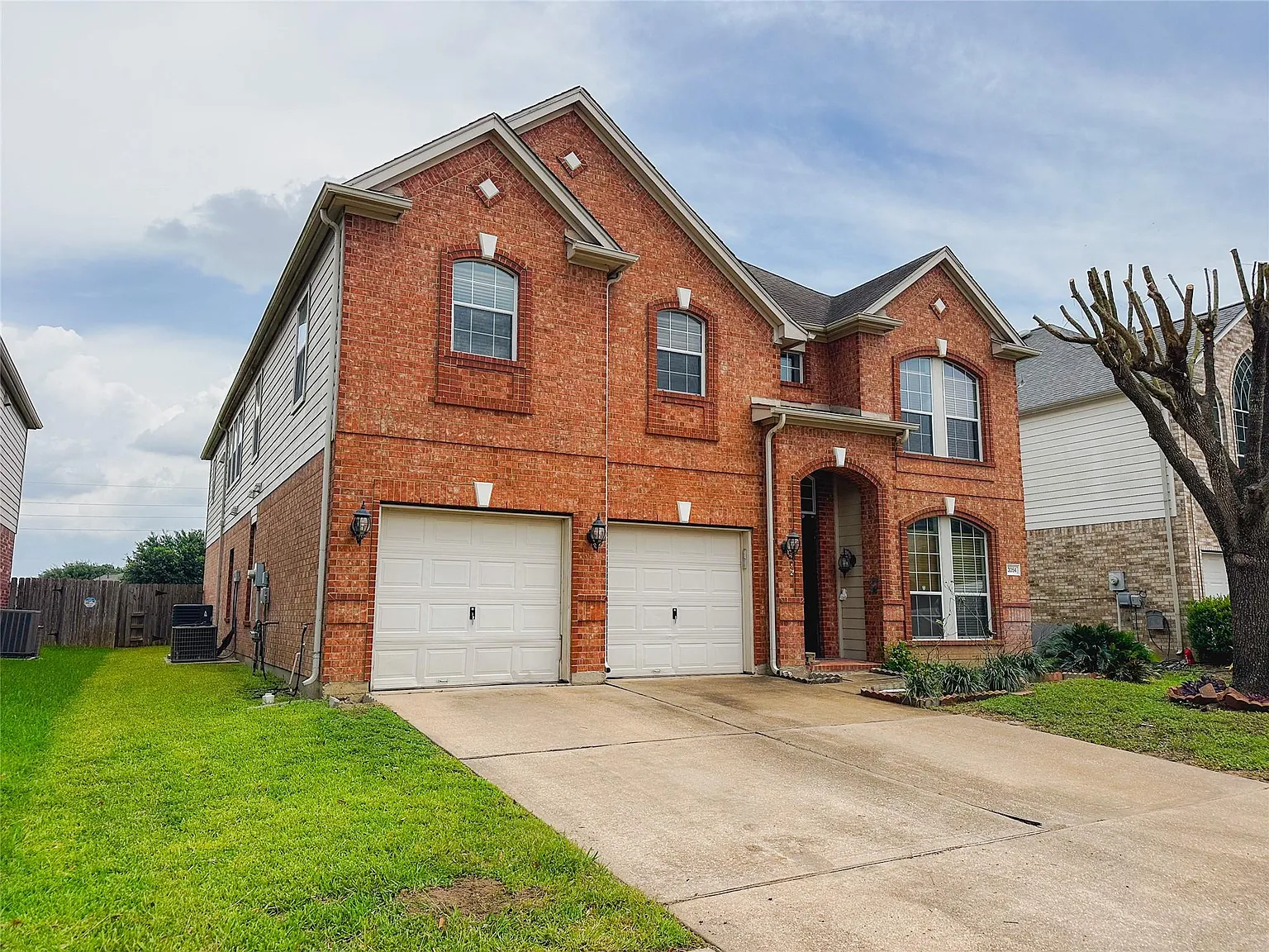 7 bed, 5.0 bath, 4019 sqft, $3,290 — Photo 2