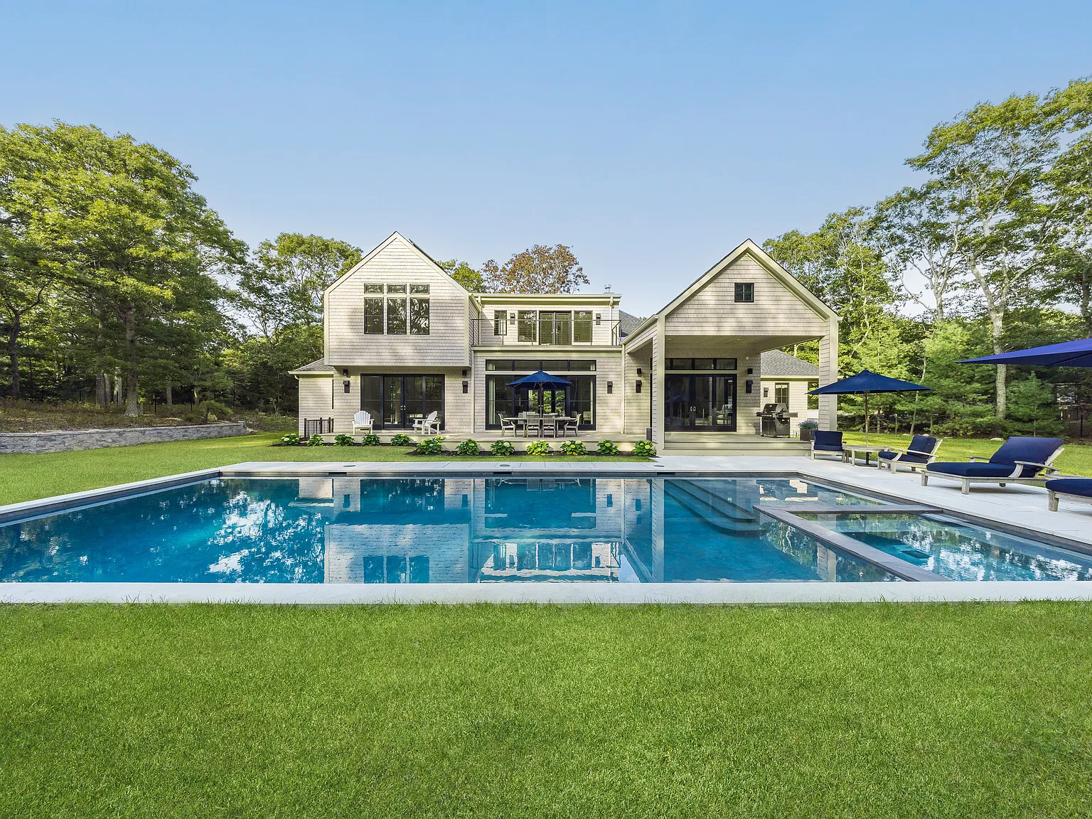 New Contemporary Luxury Rental in East Hampton — Photo 2
