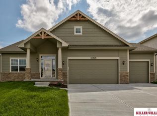 10317 Cary St, La Vista, NE 68046