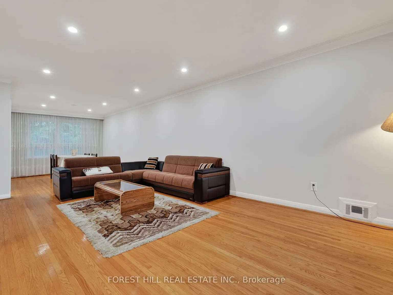 3 bed, $4,500 — Photo 2