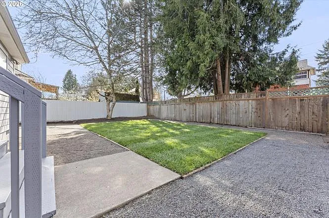 7915 N Exeter Ave — Photo 29