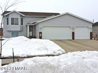 3533 Pierce St S, Fargo, ND 58104