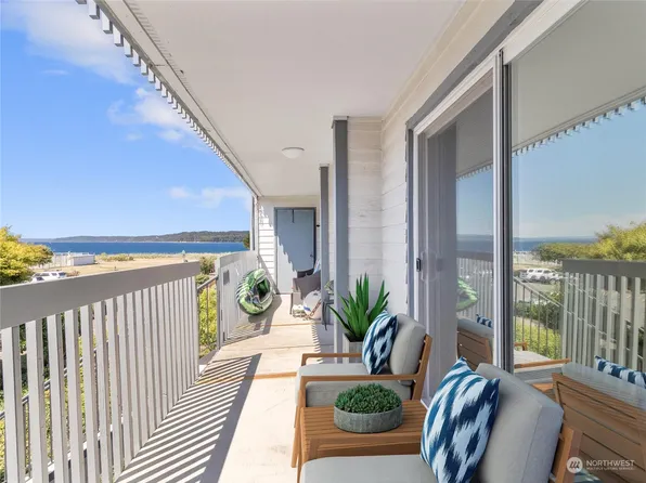 22991 Marine View Drive S #D209, Des Moines, WA 98198