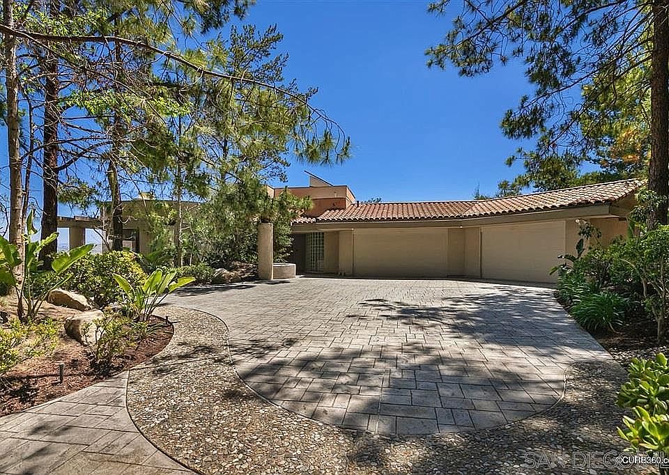 1st image of 17509 Via Loma Dr