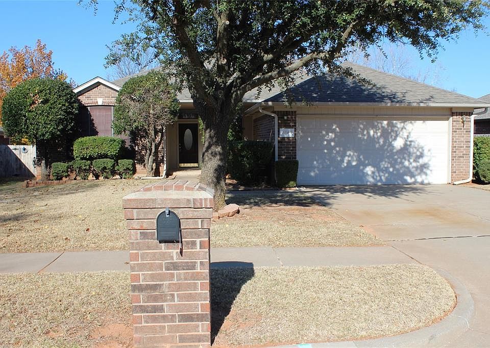 1st image of 2709 Lochwood Dr
