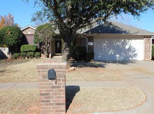 2709 Lochwood Dr, Norman, OK 73071
