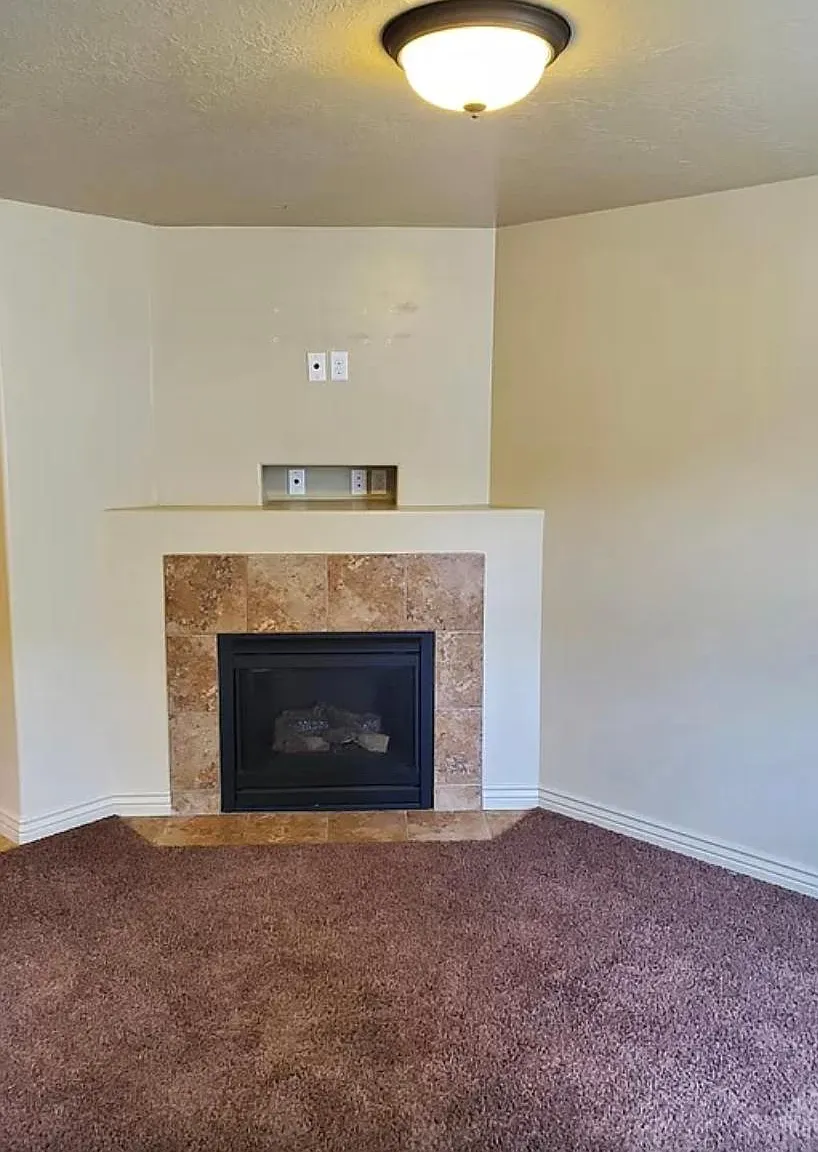 3 bed, 1375 sqft, $1,950 — Photo 4