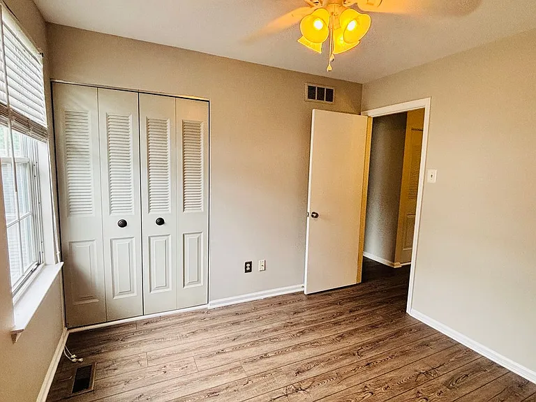 2427 Linksman Ln — Photo 25