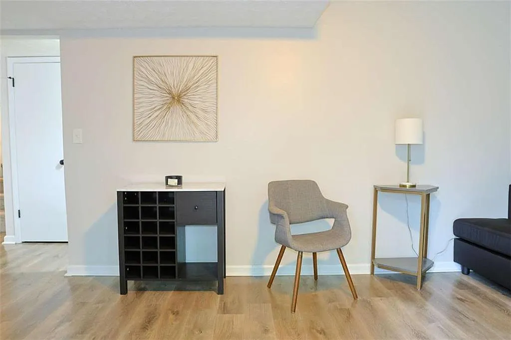 1 bed, 1.0 bath, 2471 sqft, $750 — Photo 4