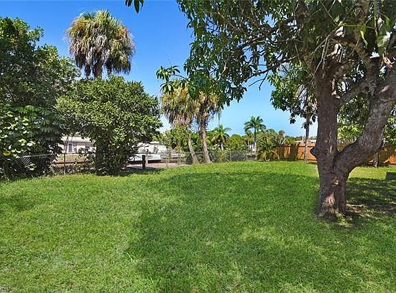 5th image of 34 Estate Dr