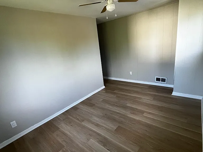 32105 Genessee St — Photo 18