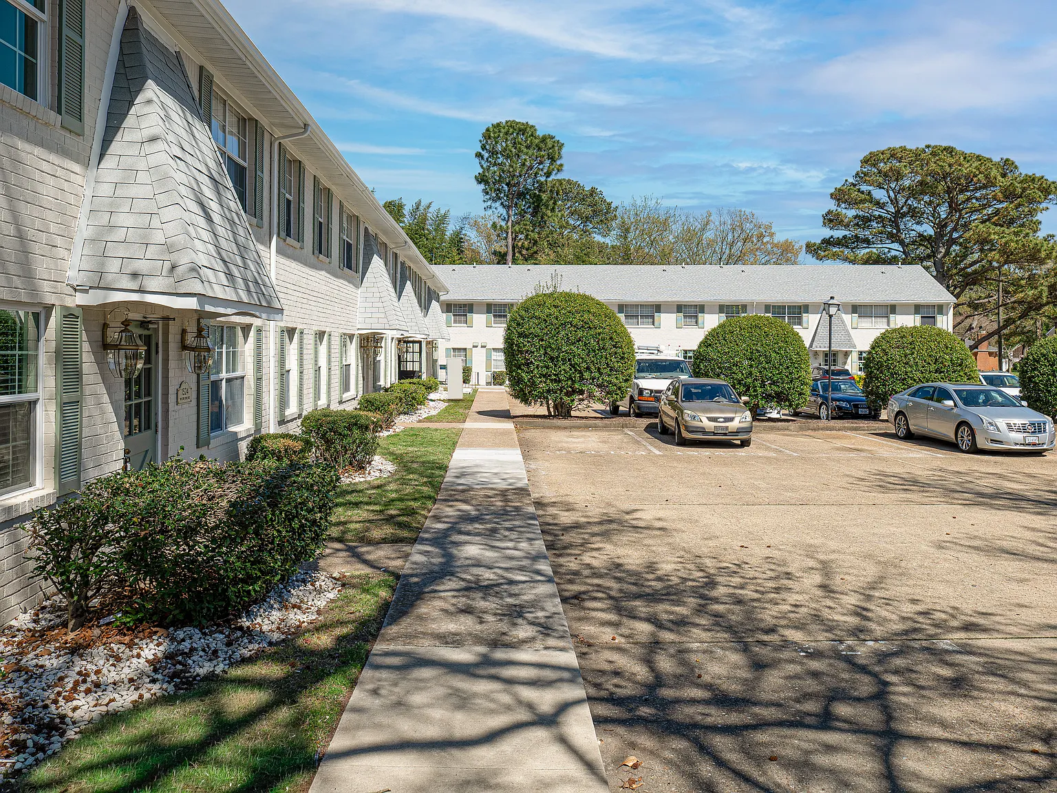 Meadow Brook Terrace — Photo 4