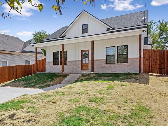 2nd image of 2704 Clay Ave