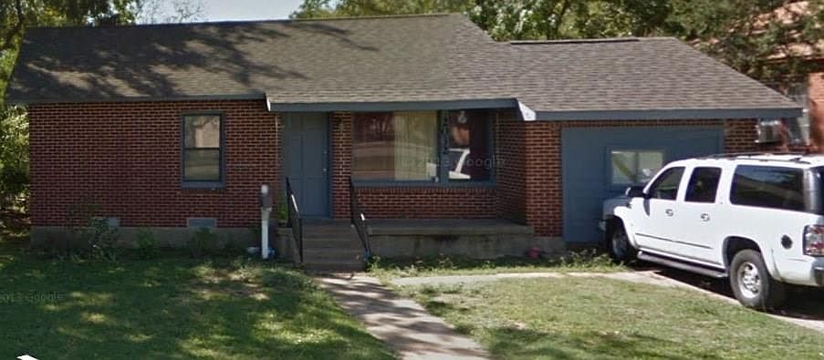 1st image of 2032 E Illinois Ave