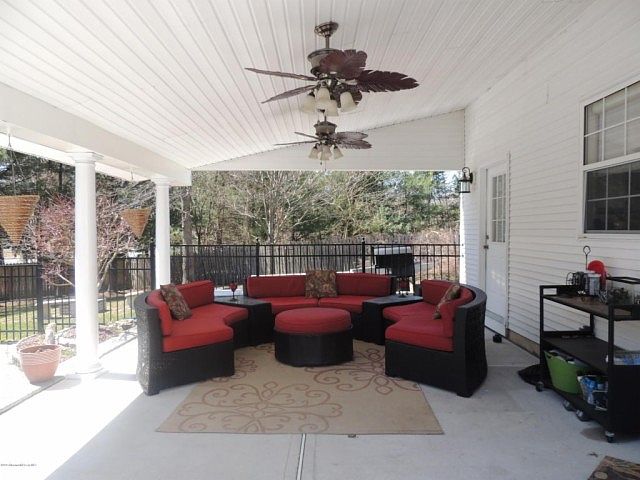 2nd image of 419 Ironwood Ln