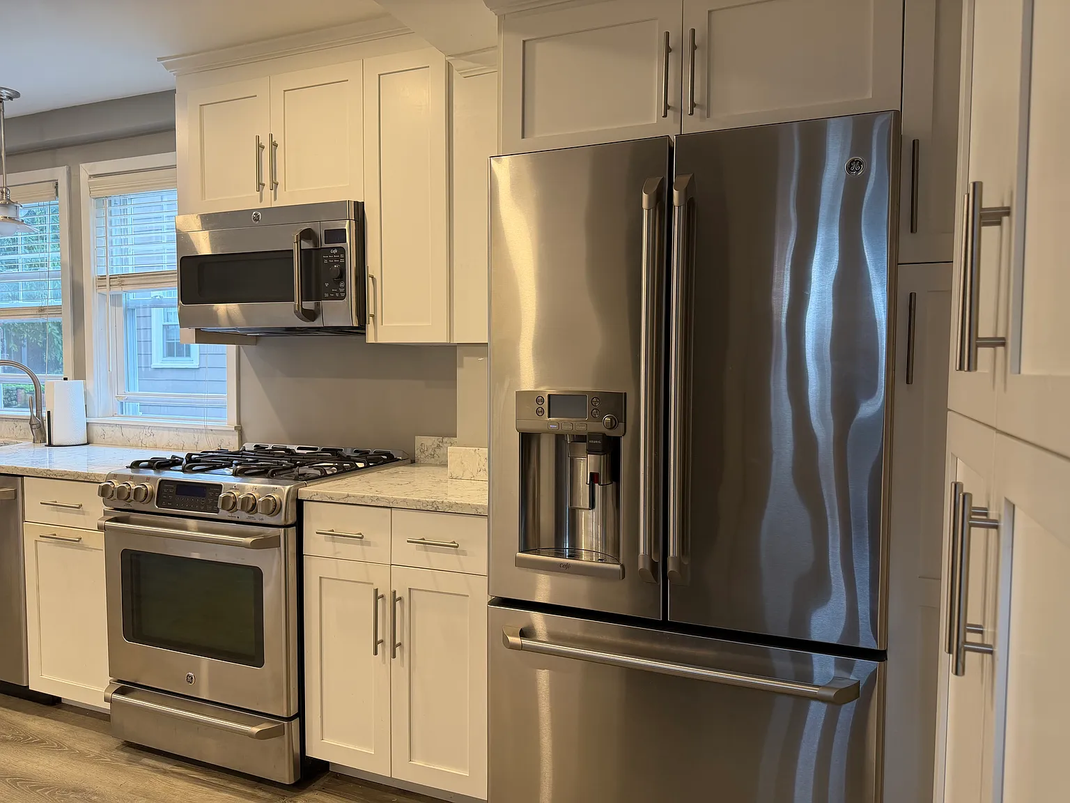 3 bed, 2590 sqft, $6,700 — Photo 4