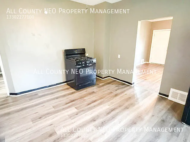 13305 Durkee Ave #DOWN — Photo 8