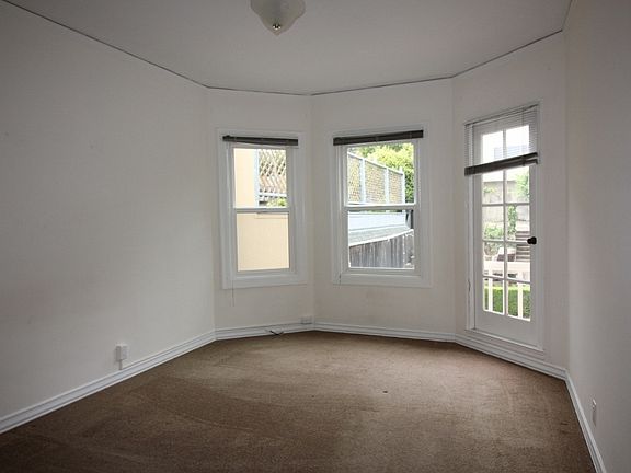 4th image of 2633-2635 Lombard St #2633