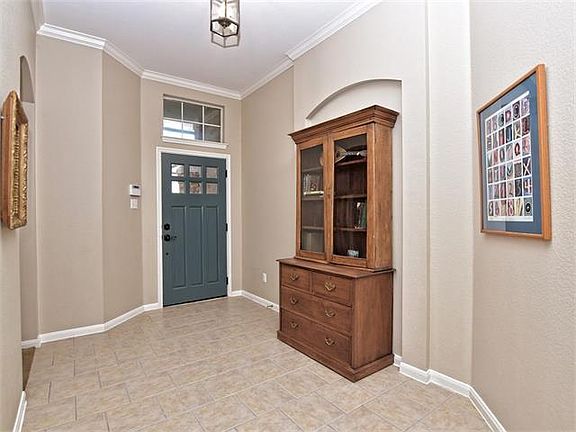5th image of 310 Nogales Ln