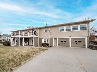 128 Lakeshore Dr, Marion, KS 66861