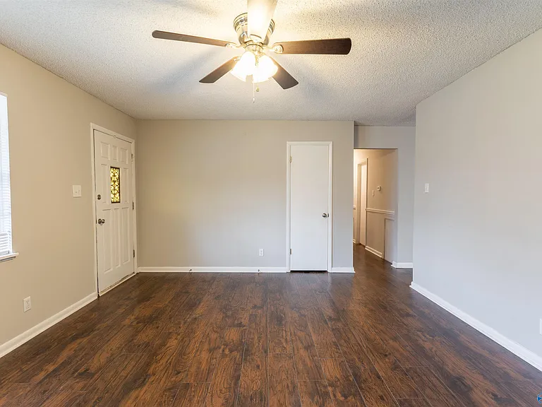 514 Lisa Ln NW — Photo 6