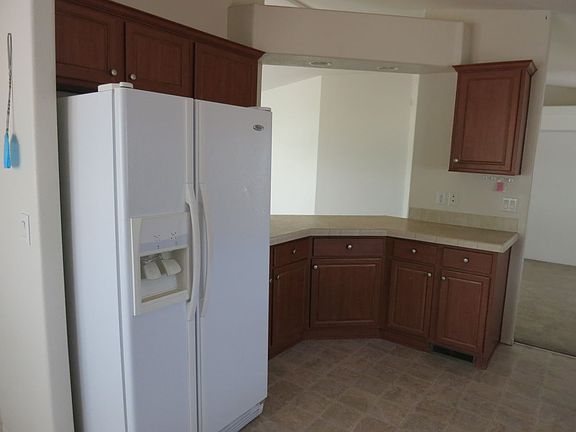 5th image of 728 W Vance Dr