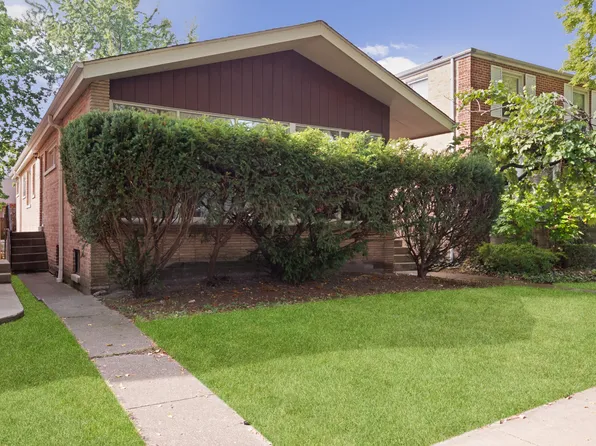 3033 W Chase Ave, Chicago, IL 60645