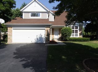 234 Lenox Ct, Grayslake, IL