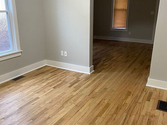 3rd image of 812 Clancy Ave NE #1