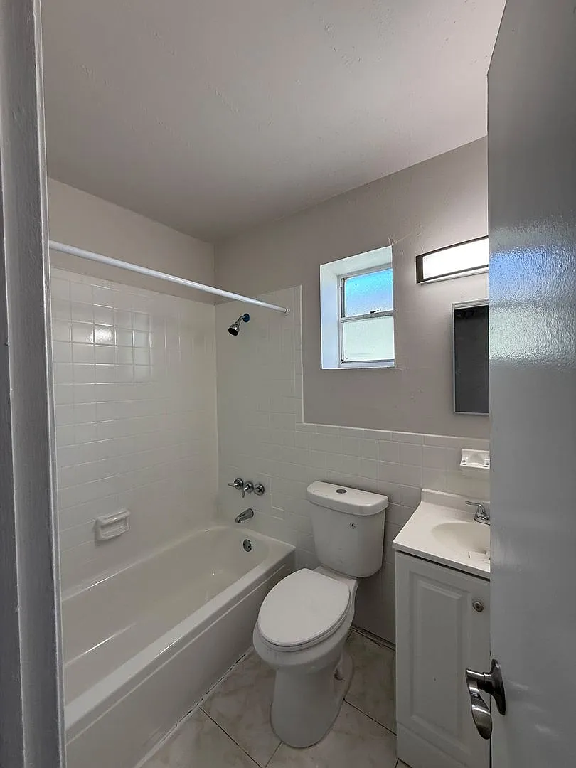 Remodeled 1/1 — Photo 4