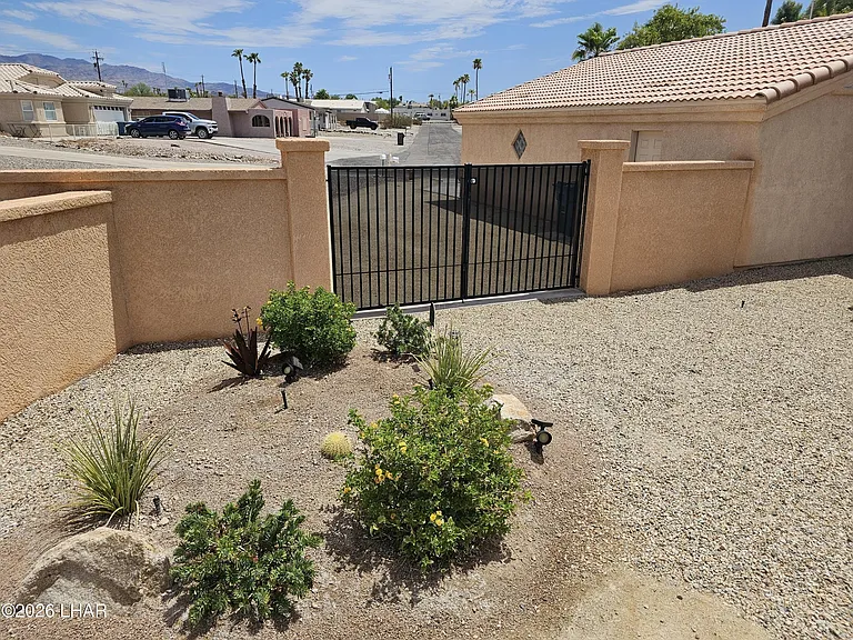 1740 Quartz Ln — Photo 33