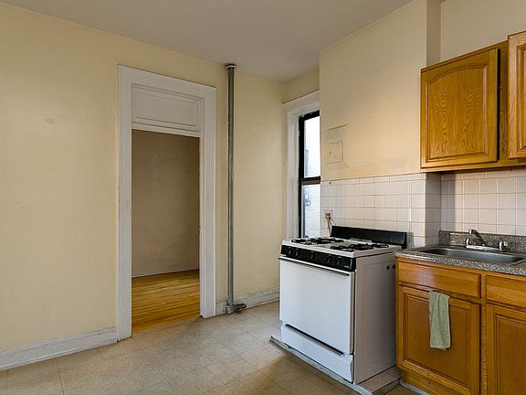 4th image of 278 S 2nd St #D3