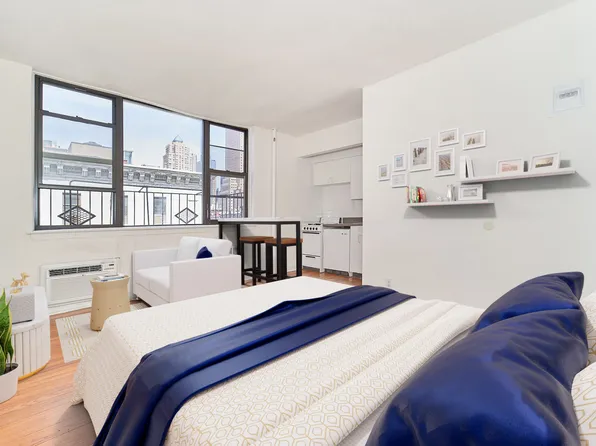 400 W 45th St APT 5B, New York, NY 10036