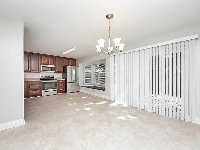 9522 Chandon Dr — Photo 4