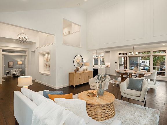 4th image of 9942 SE 39th Street