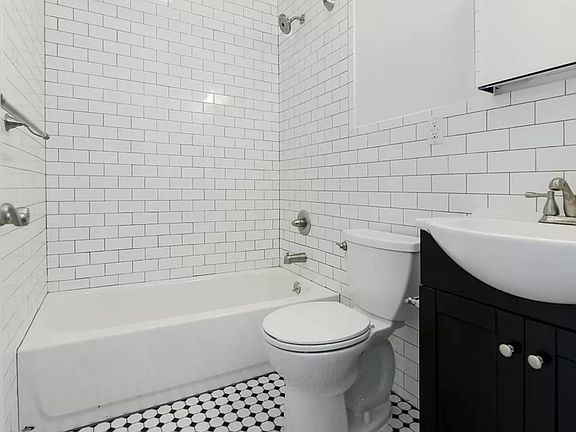 5th image of 30 Cooper St #1