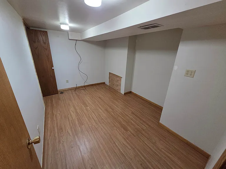 1341 Sherburne Ave — Photo 6