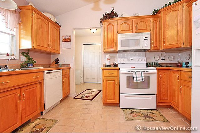 2nd image of 906 Aspen Dr