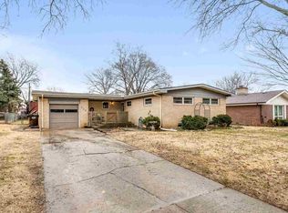 606 Highland Park Dr, Mulvane, KS 67110