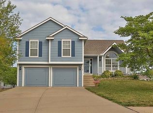 1042 Crimson Ct, Liberty, MO 64068