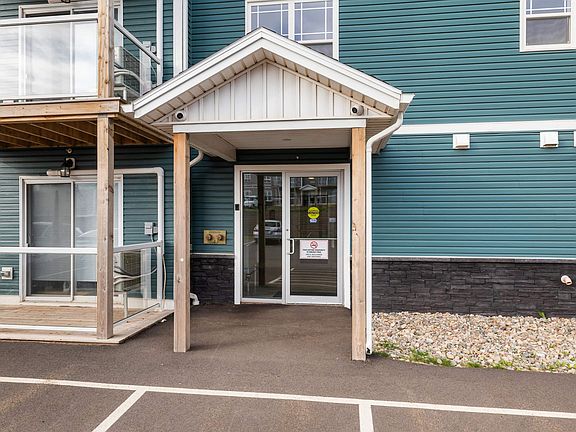 4th image of 18 Gilbert Dr #208