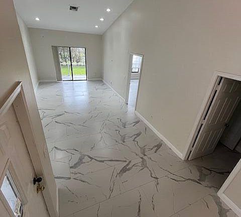 4th image of 13501 Fountain View Blvd