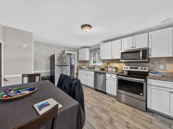 73 Longwood Ave, Brockton, MA 02301