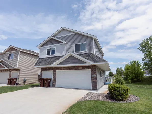 1004 Alexander Ct, Montrose, MN 55363